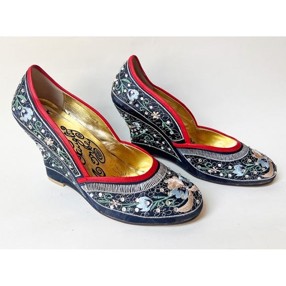 Naughty Monkey embroidered wedges size 8 - Picture 1 of 7